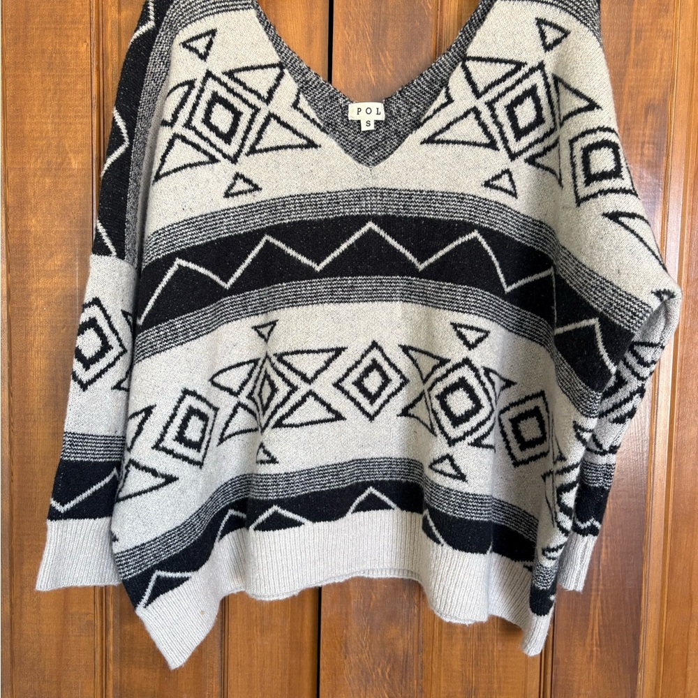 POL Black and White Tribal Sweater